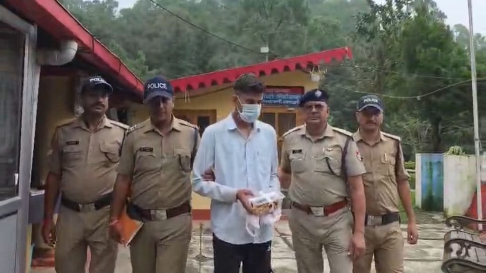 Theft of jewelry worth ₹15 lakh solved; police arrested the accused and sent him to jail