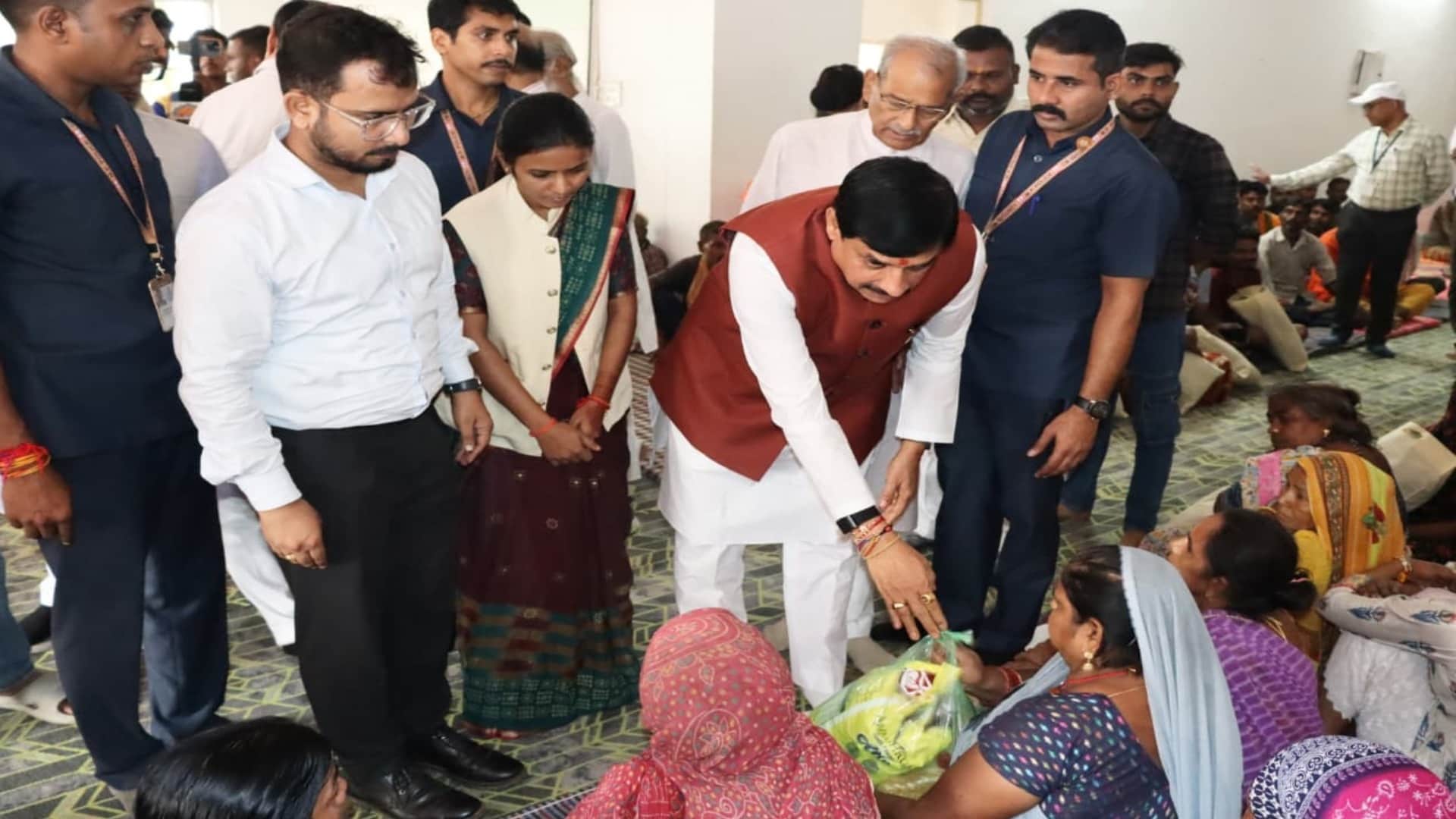 mp cm mohan yadav chitrakoot flood affected families mandakini river rescue