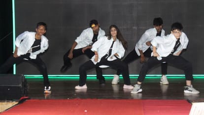 Jhansi: A stage showcasing talent and confidence was set up under the banner of Amar Ujala