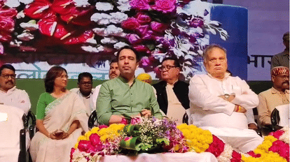 आयोजित सम्मेलन में रालोद के राष्ट्रीय अध्यक्ष व कैबिनेट मंत्री जयंत चौधरी।