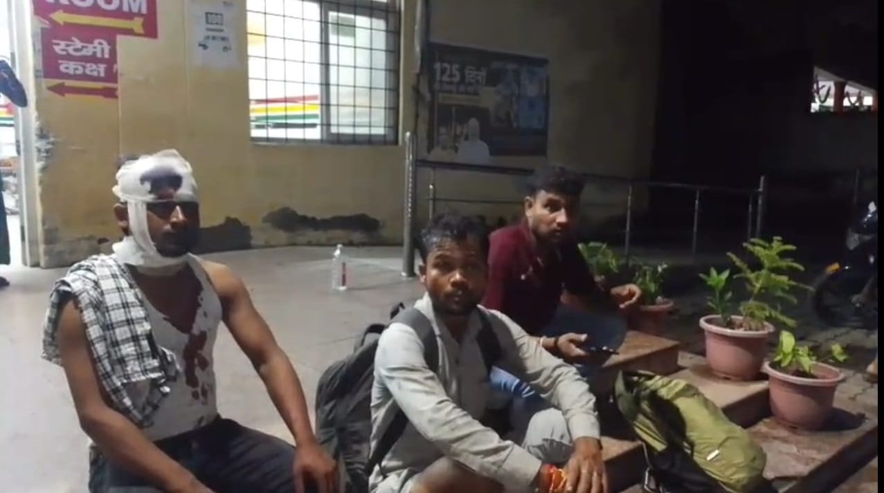 हादसे में घायल सवारियां