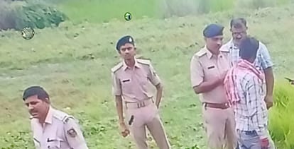 मौके पर मौजूद पुलिस