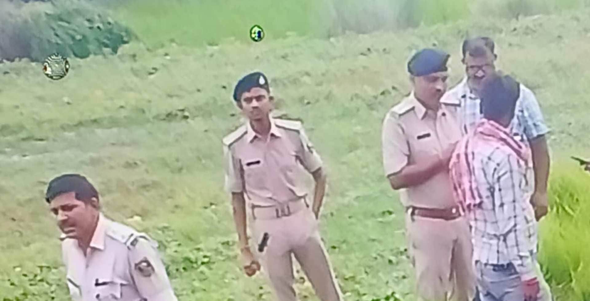मौके पर मौजूद पुलिस