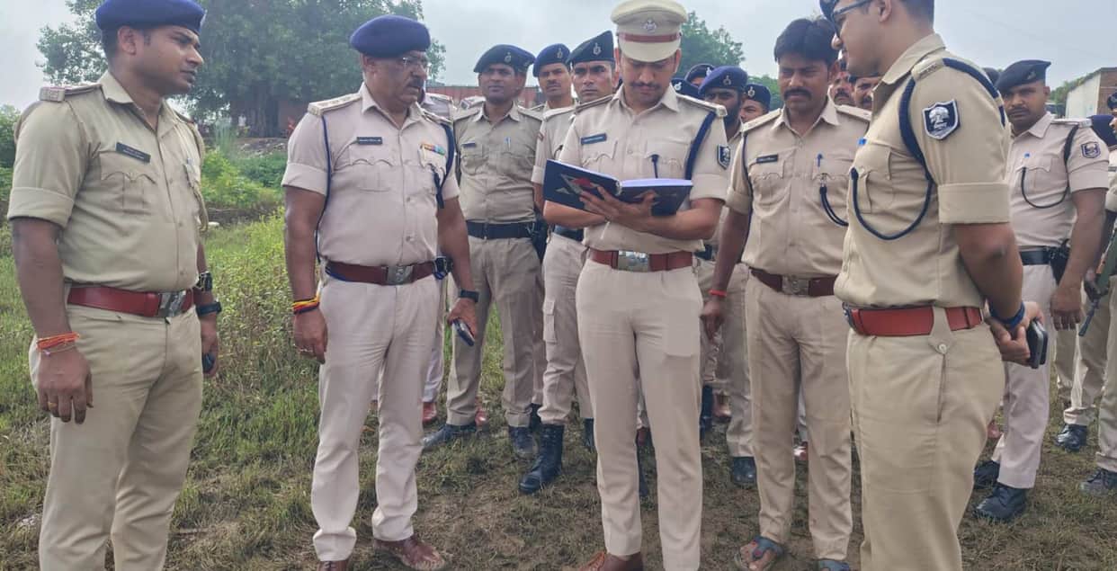 patna bihta son river police encounter criminal injured arrested extortion illegal sand mining