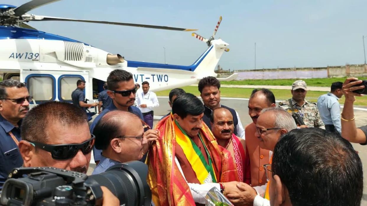 CM Mohan Yadav arrives in Orchha: Accorded a grand welcome at the helipad
