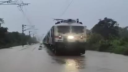 Rain slows down trains: Prayagraj-Mumbai rail route submerged
