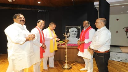 Patel Prerna Souvenir Unveiled in Noida Mahesh Sharma Says Sunil Bharala Public Life Remains Untarnished