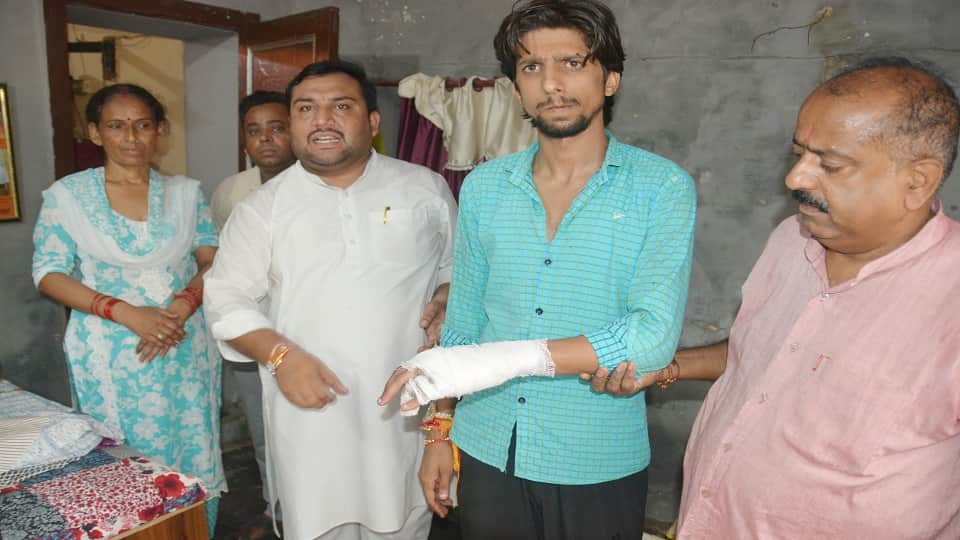 UP: Clash in Saharanpur following bike collision; RSS office-bearer's house pelted with stones and attacked