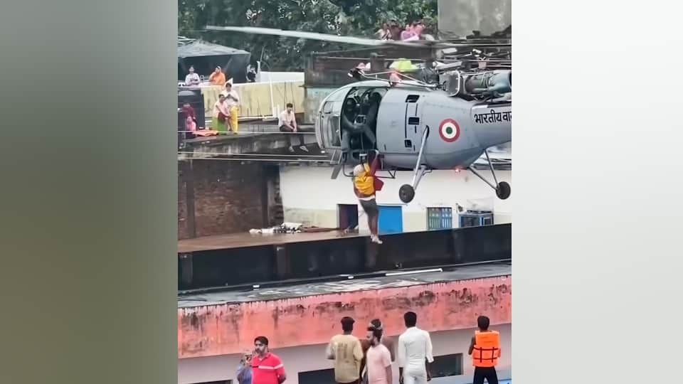 UP Heavy Rain Update: Floods in Chitrakoot, Shops Submerged, Railway Track Damaged, Ganga Rises in Prayagraj