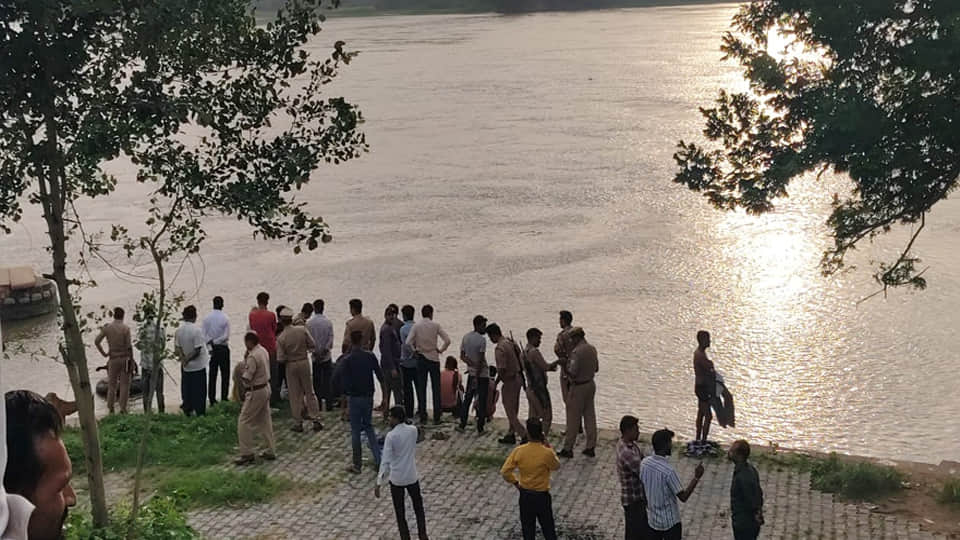UP: Youth drowns in Lahchura Dam while bathing with friends