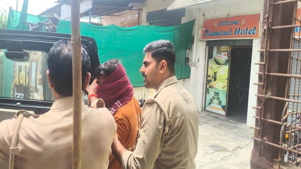 Meerut: A racket was operating at a hotel in Hastinapur; police raided the premises