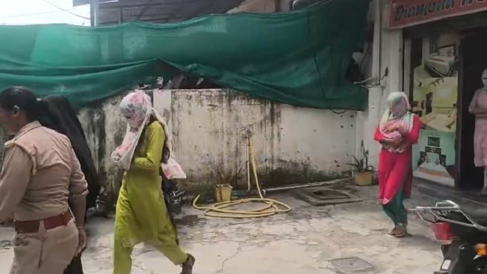 Meerut: A racket was operating at a hotel in Hastinapur; police raided the premises