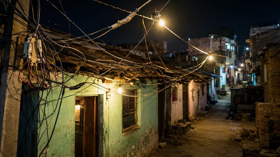 Electricity was being supplied illegally to more than 100 houses in Noida