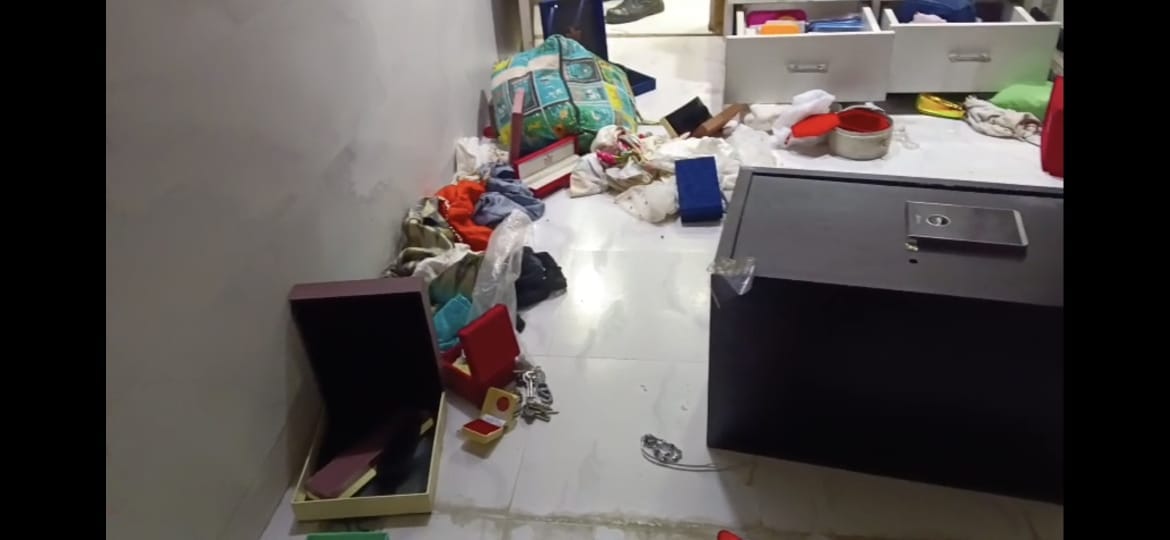 House Burglarized in Sadhwada, Thieves Break Locks and Steal Jewellery and Cash