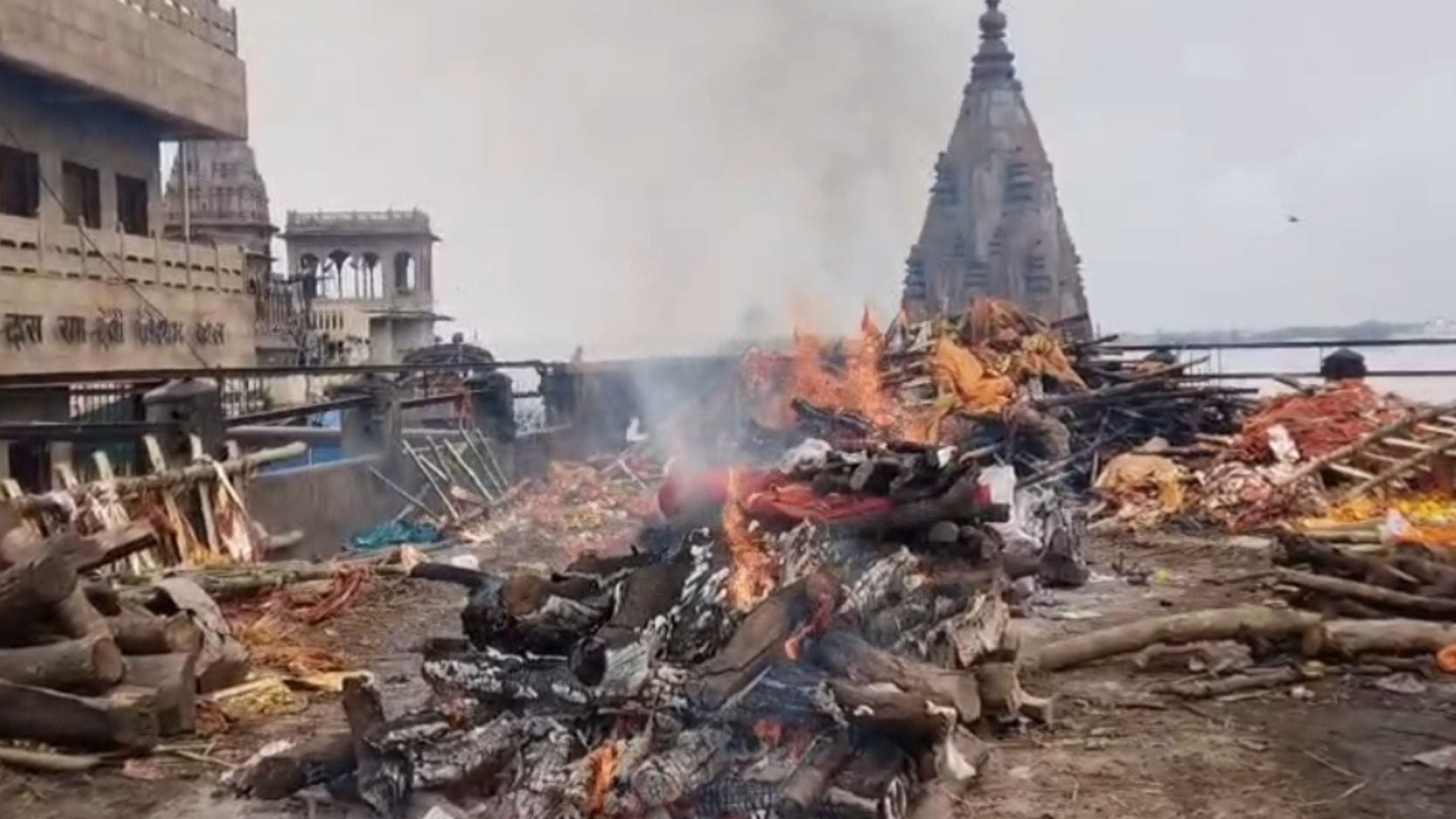Migration of 361 families in Varanasi Varuna above danger mark hundreds of acres of crops submerged