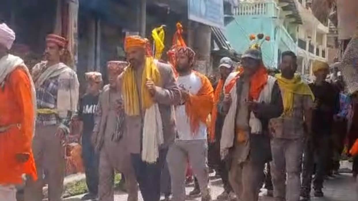 manimahesh yatra small shahi snan 500 vehicles chamba bharmour