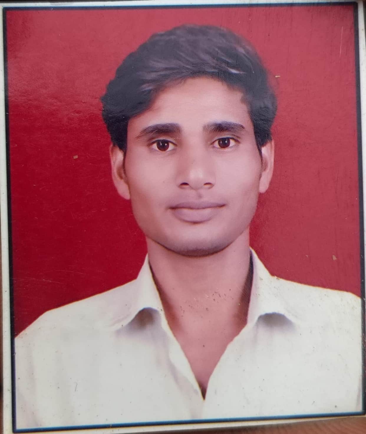 Worker Dies After Falling Into Waterlogged Field While Escaping Bull Attack in Auraiya