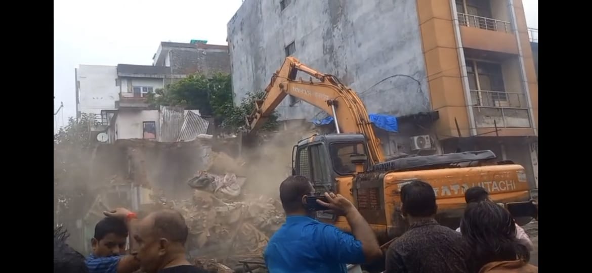 Dilapidated House Obstructing Dat Drain Construction Demolished in Harsh Nagar