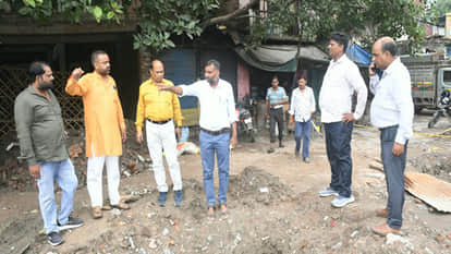 Kanpur: Women created a commotion by surrounding officials from the Jal Kal Zone 5