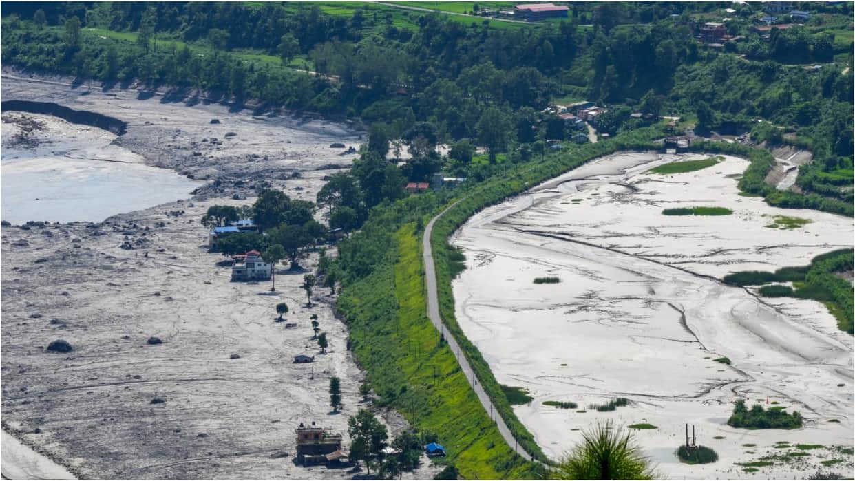 environmentalist warns over Nepal flash flood concerned for himalaya