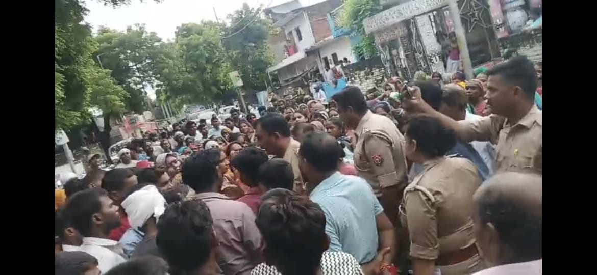 परिजनों का हंगामा