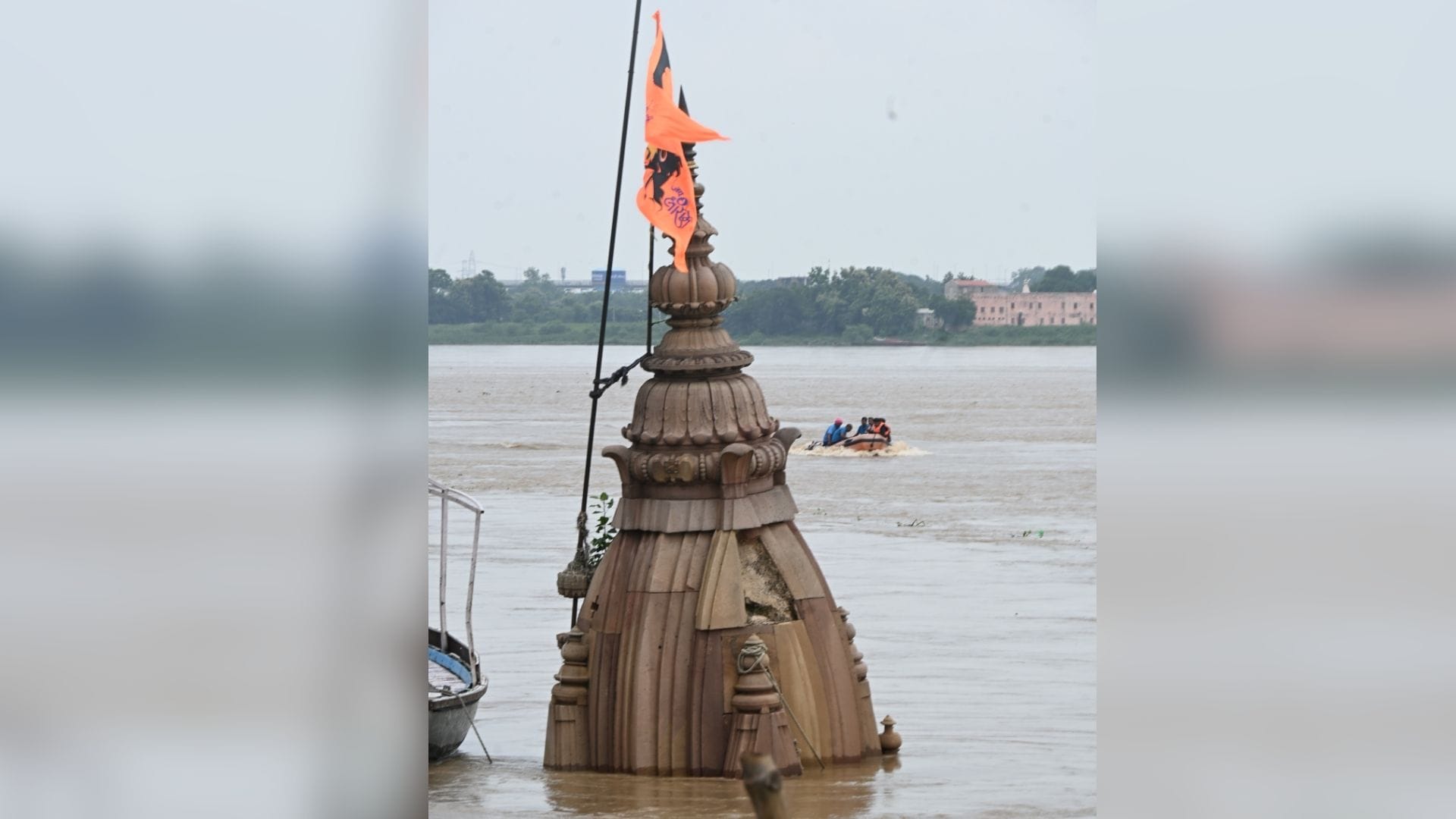 Floods in Varanasi Boats start in Manikarnika water enters alleys via old Assi Ghat route