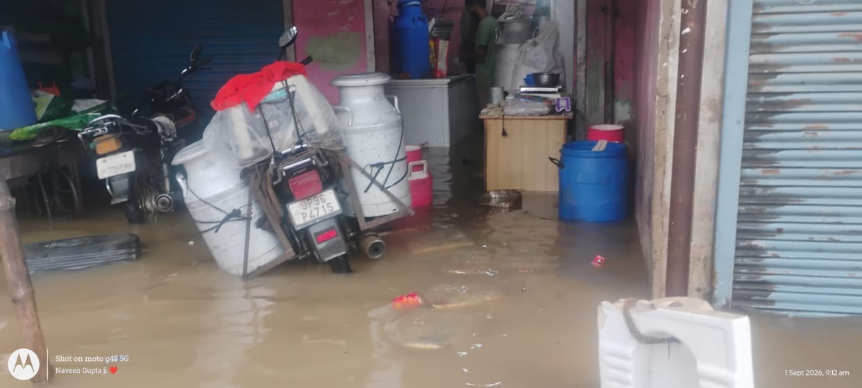 Bharatkoot Waterlogging: Dirty Drain Water Enters 60 Shops, Traders Blame Administrative Negligence