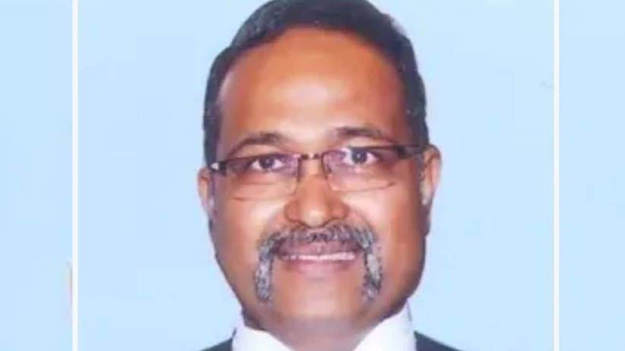 अल्पेश यशवंत कोगजे