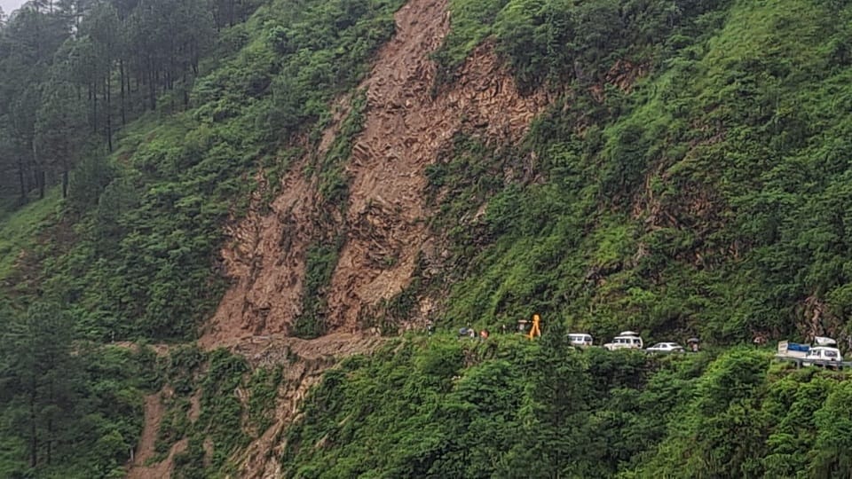 Boulders rained on Munna and Ghat Band Pithoragarh