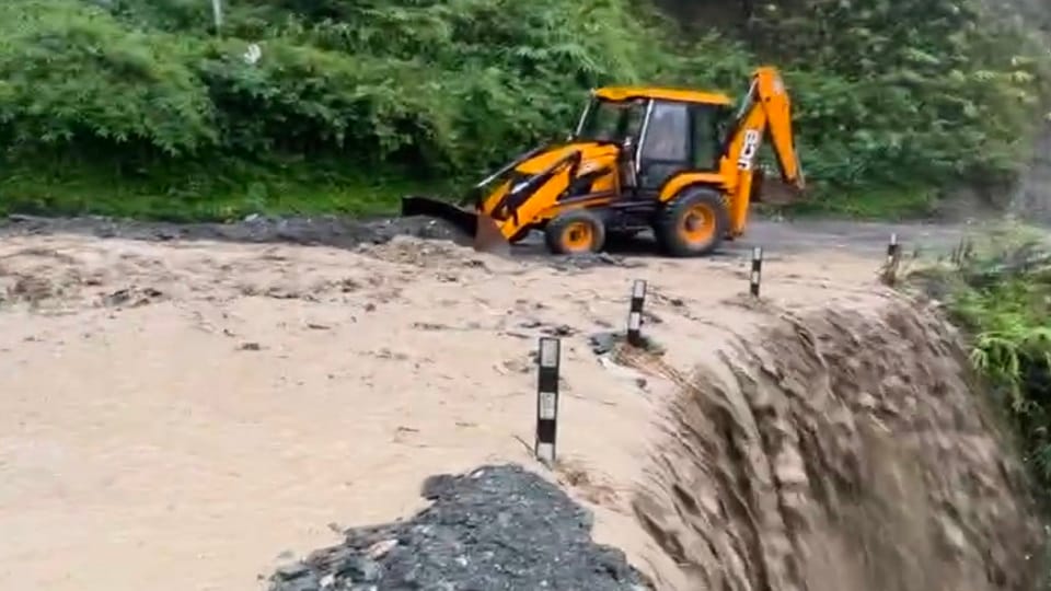 Rain havoc in Uttarakhand 11 dead including three children due to drown in rivers and buried under debris