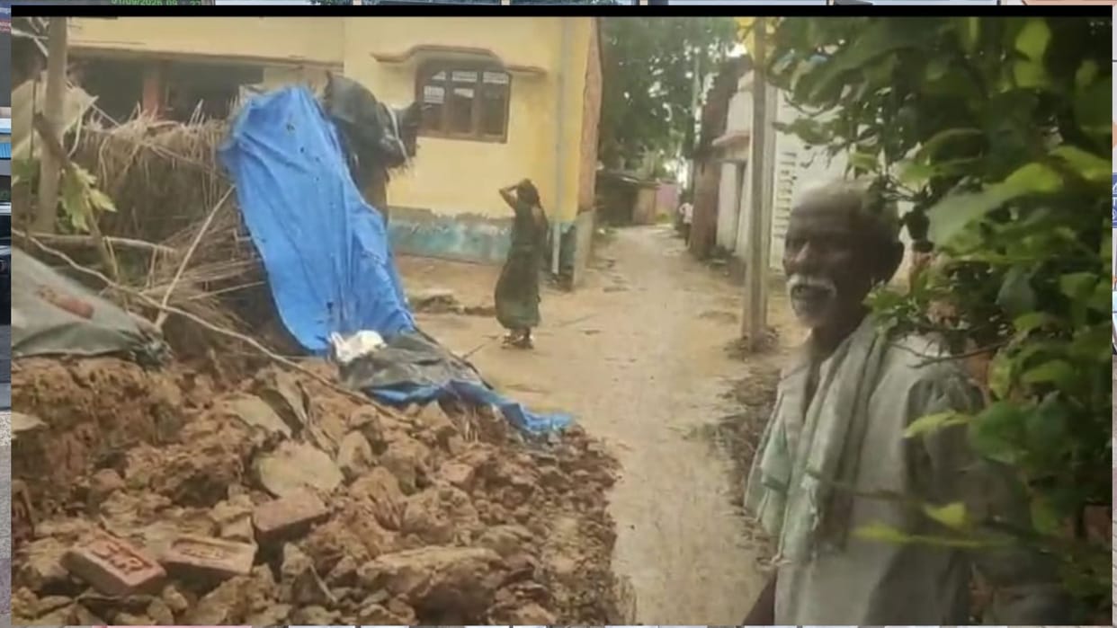Elderly man dies after wall collapses in Basti; he had gone to repair the roof.