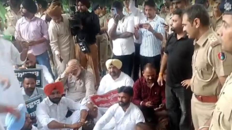 Case registered against Rahul Gandhi Punjab Congress protests in Chandigarh standoff with police