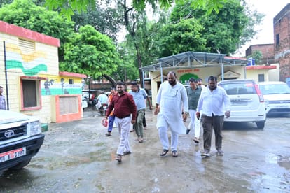 Meeting of Village Heads Held at Sarsaul Block, DDO Expresses Concern Over Stalled Development Work