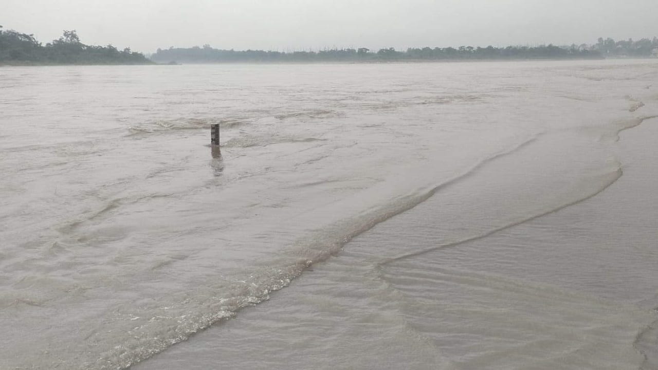 ऋषिकेश में गंगा का जलस्तर बढ़ा