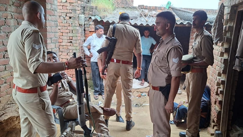 Youth beaten to death on suspicion of a love affair