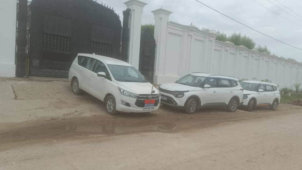 CBIC raids Hindustan Plywood Factory in Sitapur scrutiny of documents begins