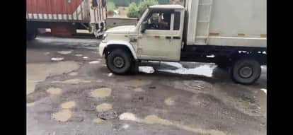 Jajmau Old Bridge: Damaged Road and Waterlogging Trigger Severe Traffic Jams