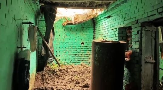 Kanpur Mud and thatch roof collapses suddenly woman narrow escape homeowner injured by falling wall