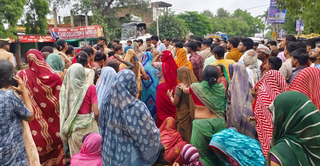 Kanpur Dehat Student died after being run over by speeding vehicle he had gone to book a bus ticket