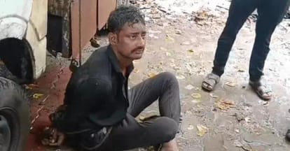 चोरी करते रंगेहाथ पकड़ा गया युवक