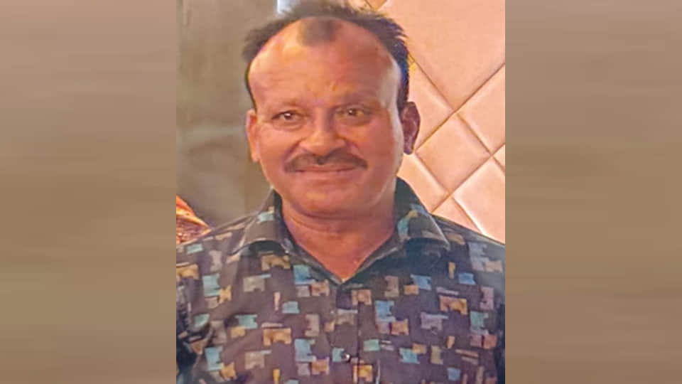 ललित मोहन मिश्रा की फाइल फोटो