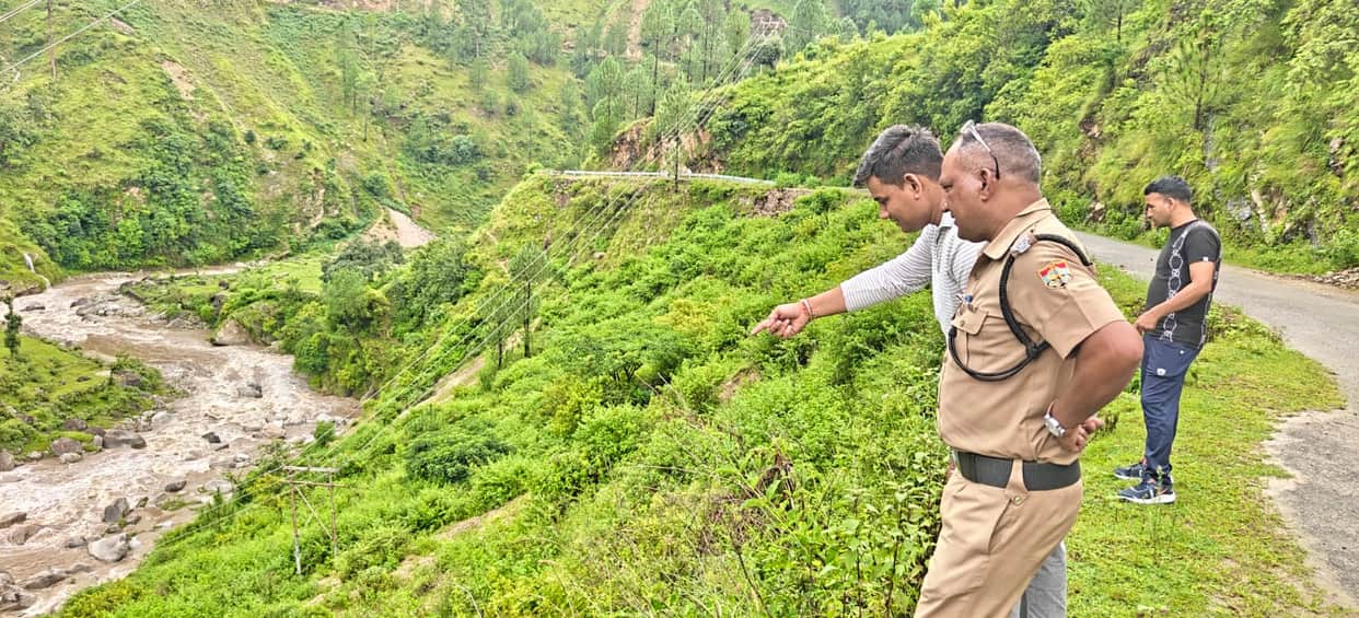 Pauri: Report of a woman drowning in the Western Nayar River; Police and SDRF engaged in search operations