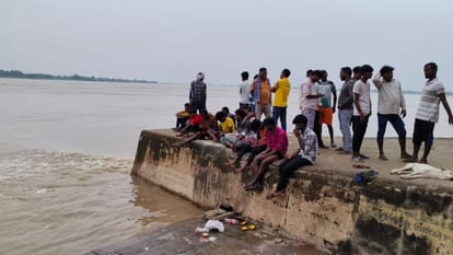 मौके पर मौजूद लोग