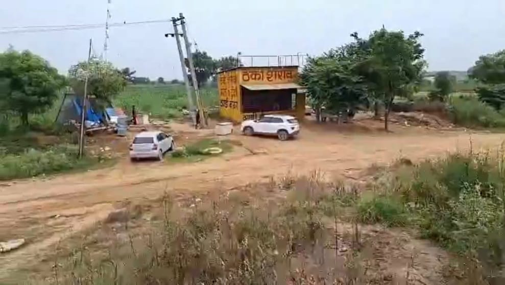 Administration seals toll plaza after deaths of six pilgrims on KMP Expressway
