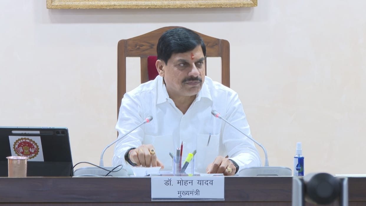 MP Cabinet: RGPV to be split into three parts; Rajiv Gandhi's name to be dropped; retired Sai Manohar to serve