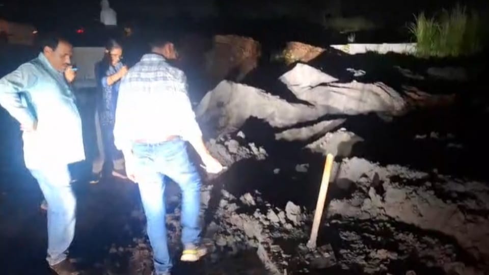 Meerut: Food Safety Department Seizes Suspected Adulterated Khoya Ahead of Janmashtami, 200 Kg Destroyed