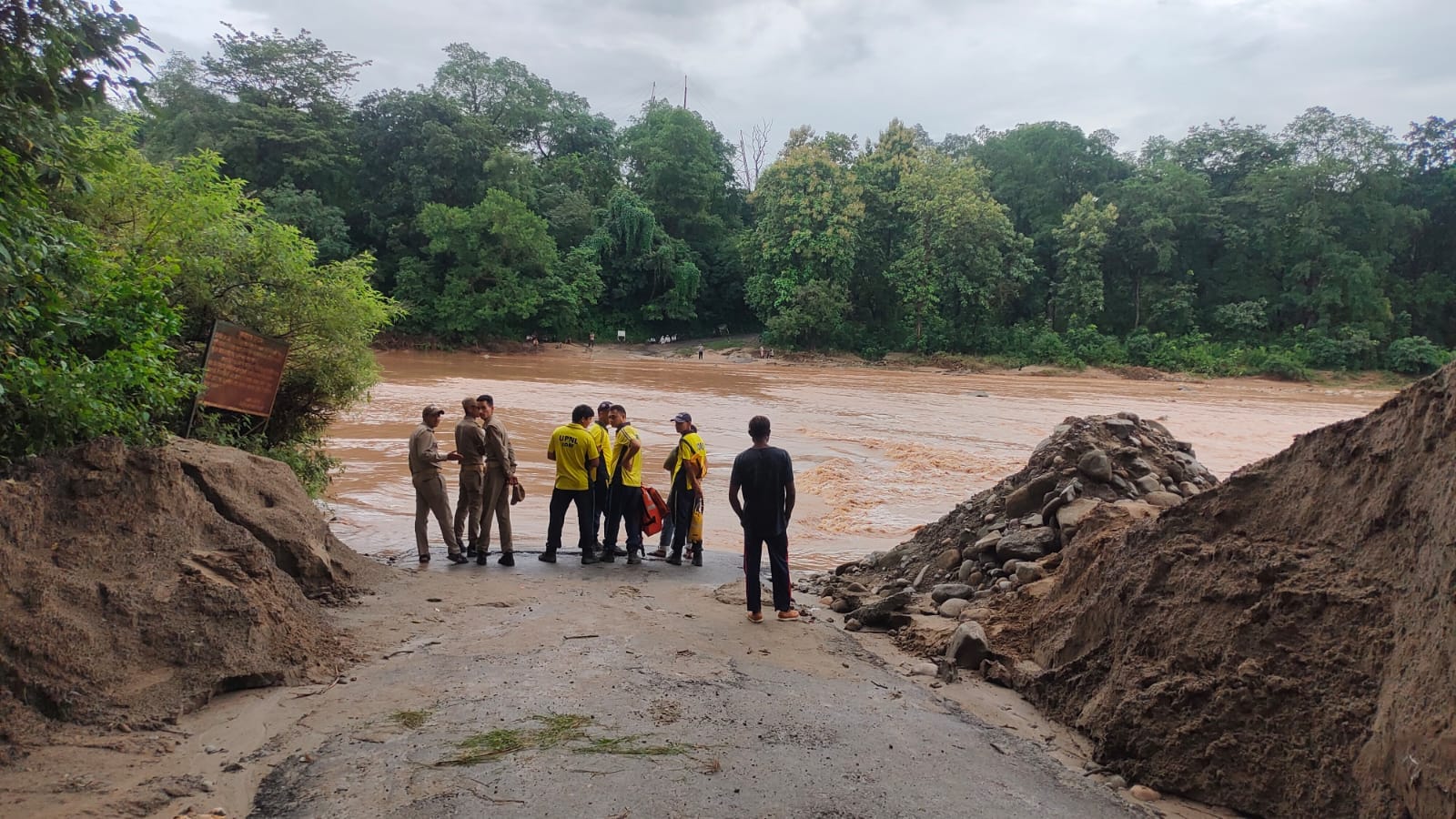 Kotdwar News Mother and one year daughter died due to drown into river before birthday