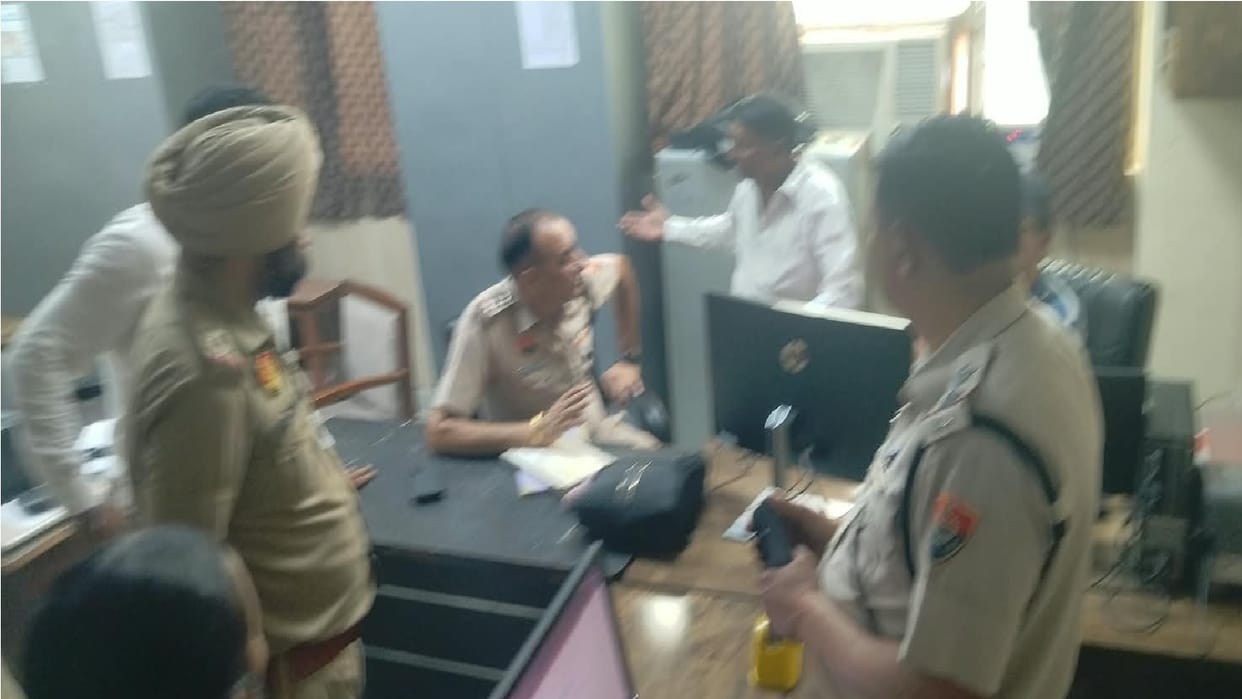 Sanitation workers up in arms in Kurukshetra Stormed the Municipal Council office and scuffled
