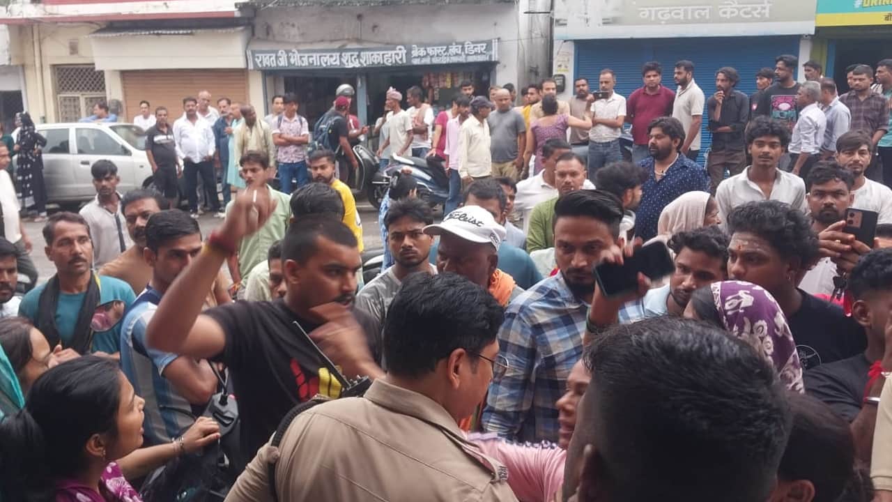 Rishikesh Minor Misdeed Case Angry Crowd Vandalises Hotel Owner Manager Under Scanner Uttarakhand news