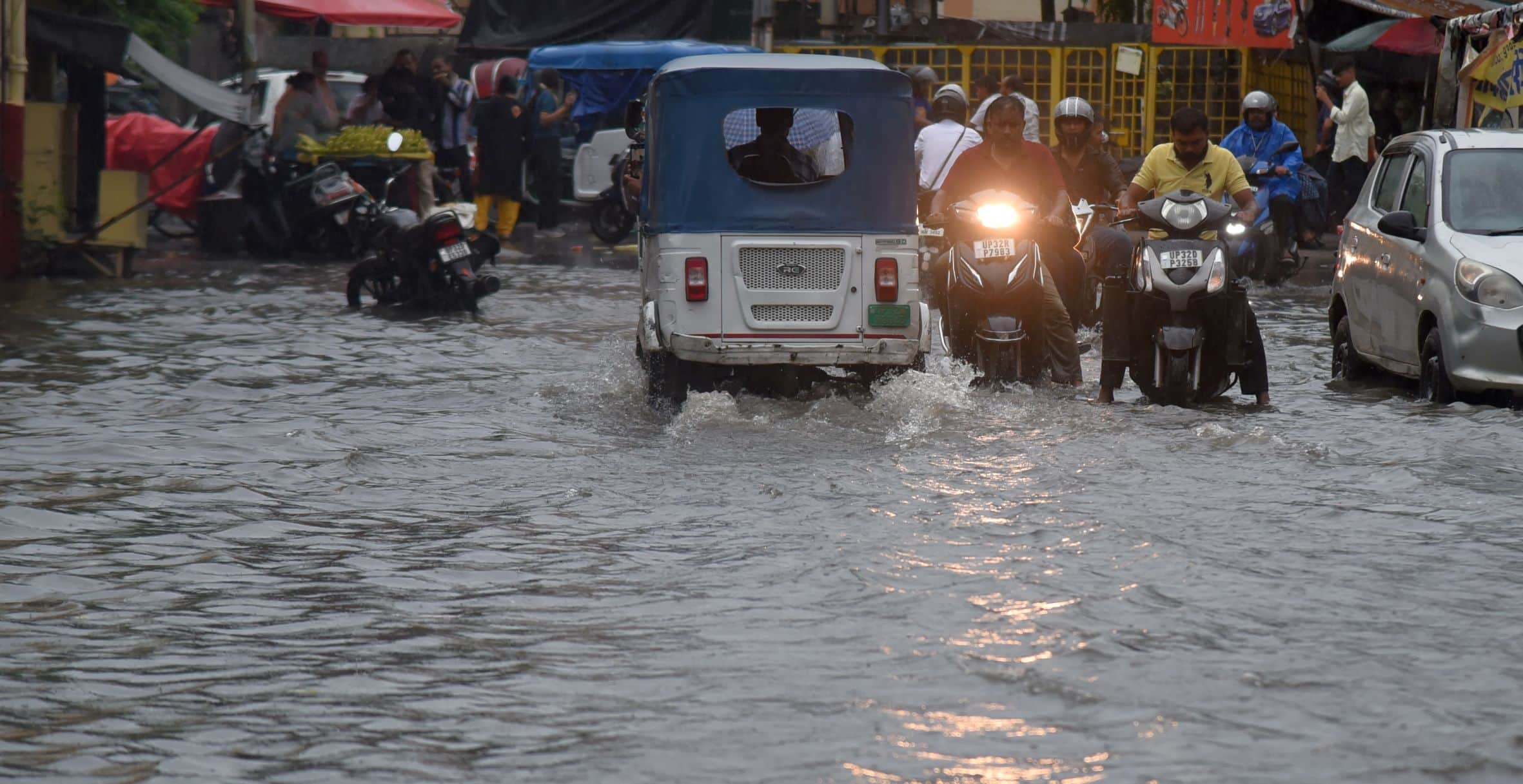 Lucknow: Capital drenched by rain on the very first day of September; waterlogging in several areas